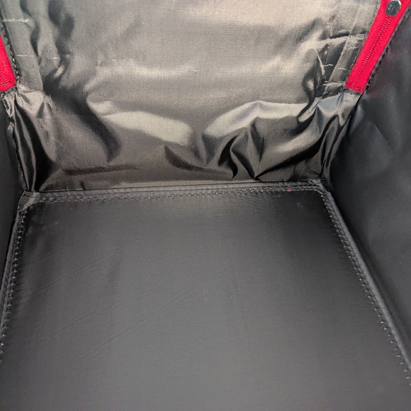 Make-Up Case - Elegant Red Crocodile-Embossed Make-Up Bag - Picture 9 of 10